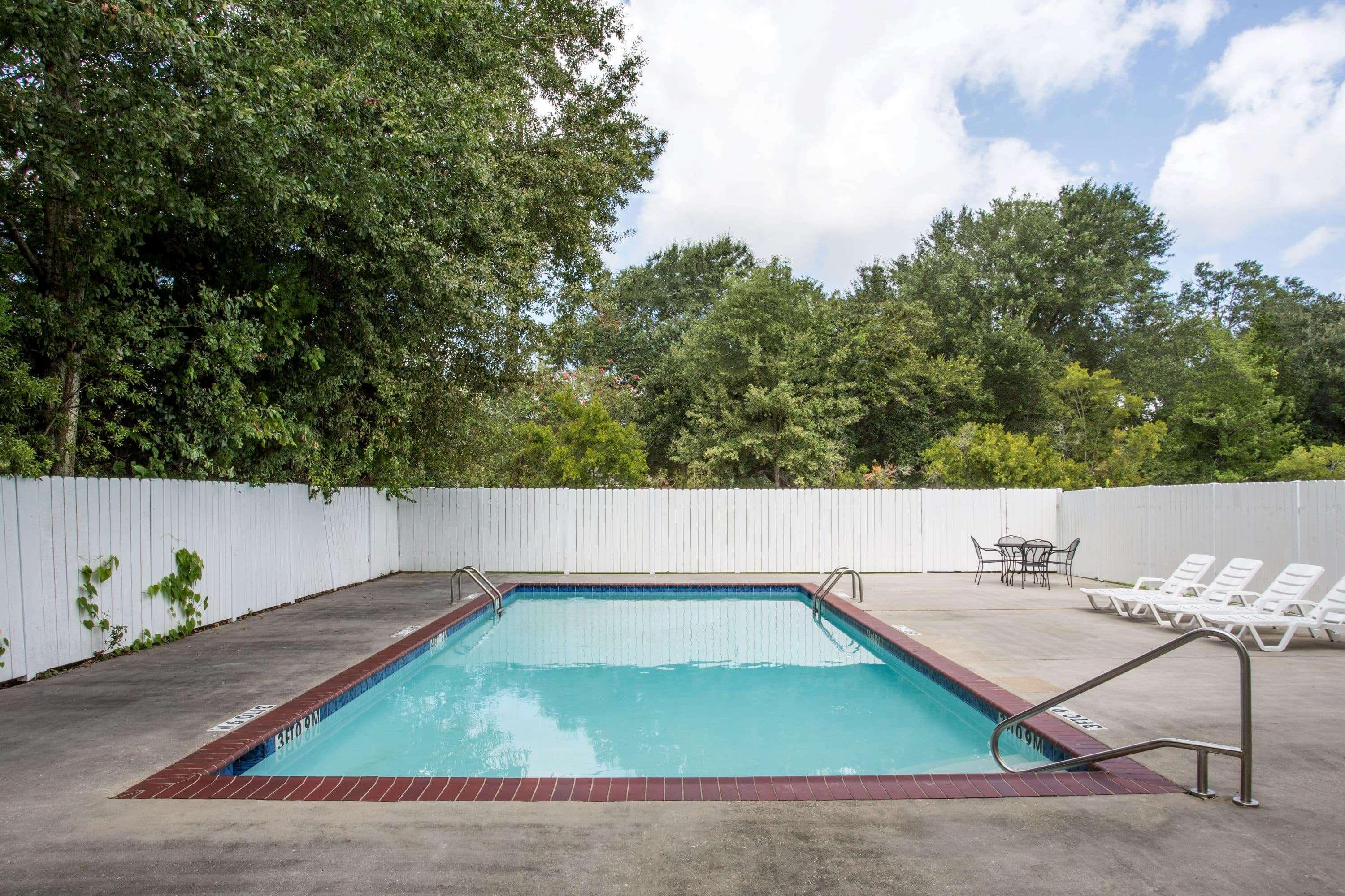 Howard Johnson By Wyndham Houma Ngoại thất bức ảnh