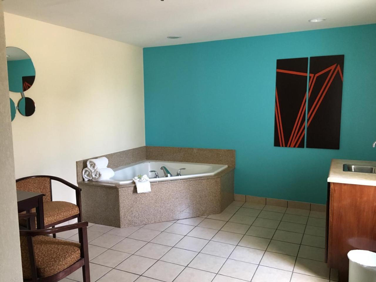 Howard Johnson By Wyndham Houma Ngoại thất bức ảnh